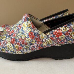 SKECHERS Candaba work comfort clogs nurse shoes 8.5 leather floral